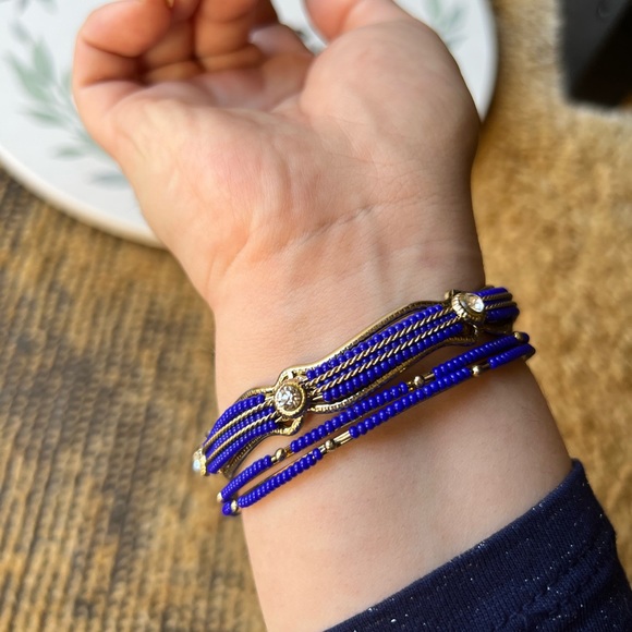 Beautiful set of 3 gold tone bracelets with blue beads - Picture 9 of 15